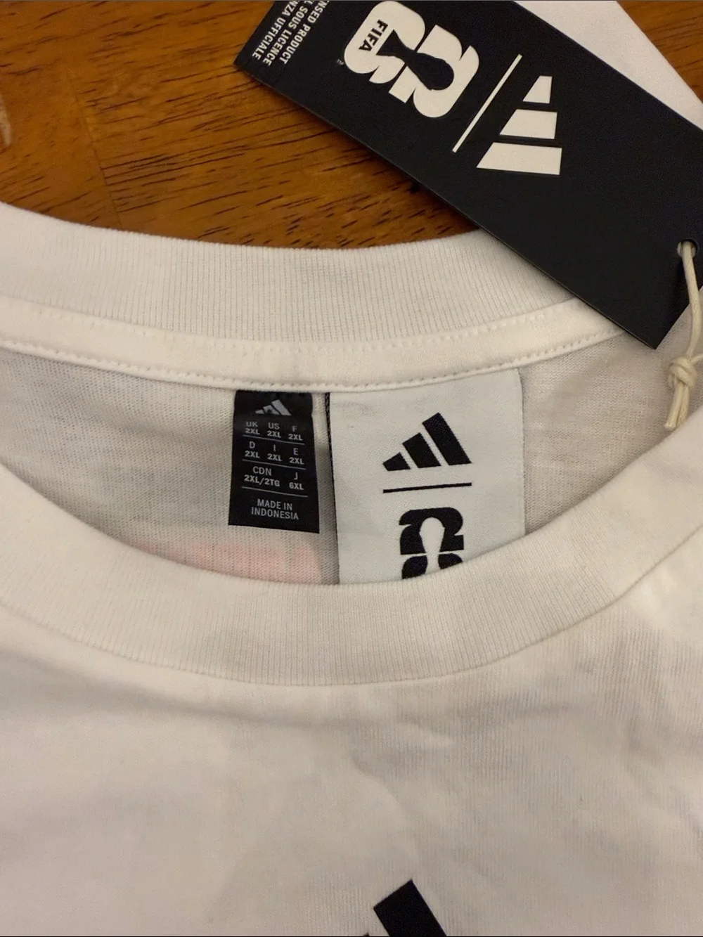 adidas White FIFA Los Angeles Graphic Short Sleeve Tee xxl